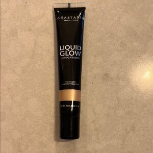 Anastasia Liquid Glow in Black and Tan Tube